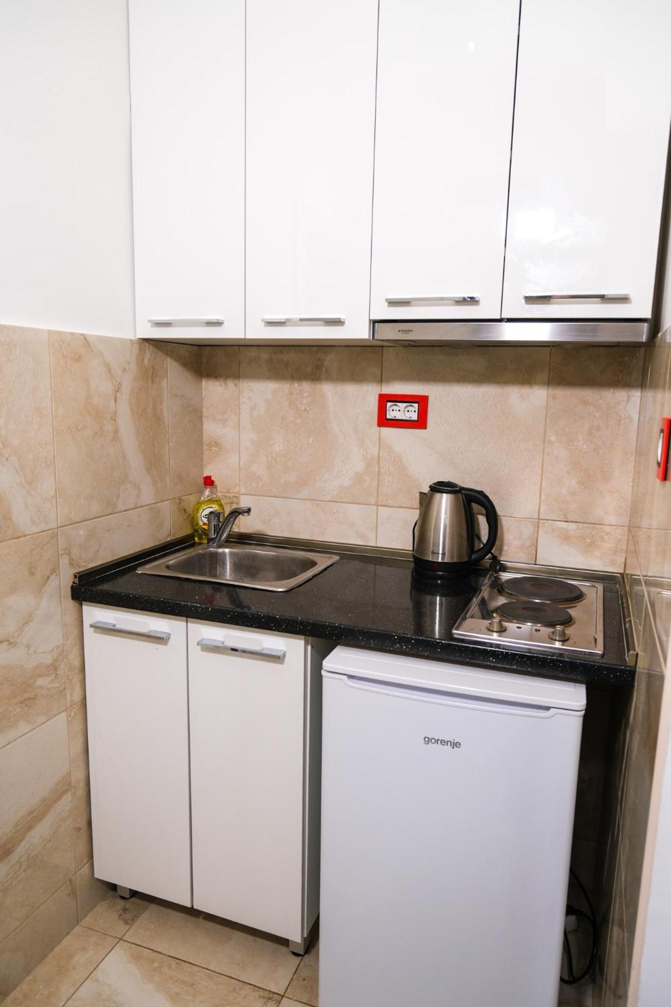 Qumi Apartments ティヴァト エクステリア 写真