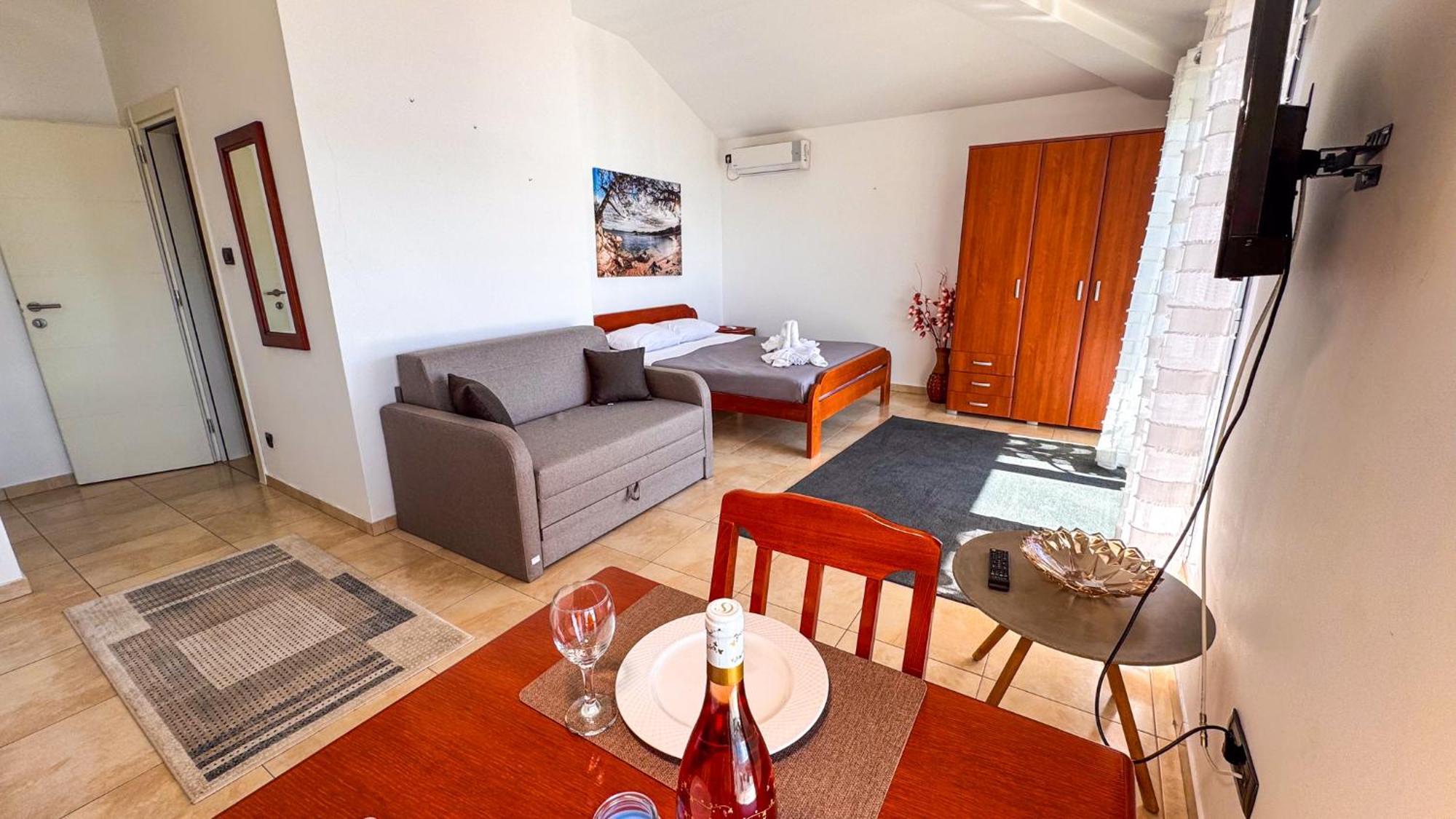 Qumi Apartments ティヴァト エクステリア 写真