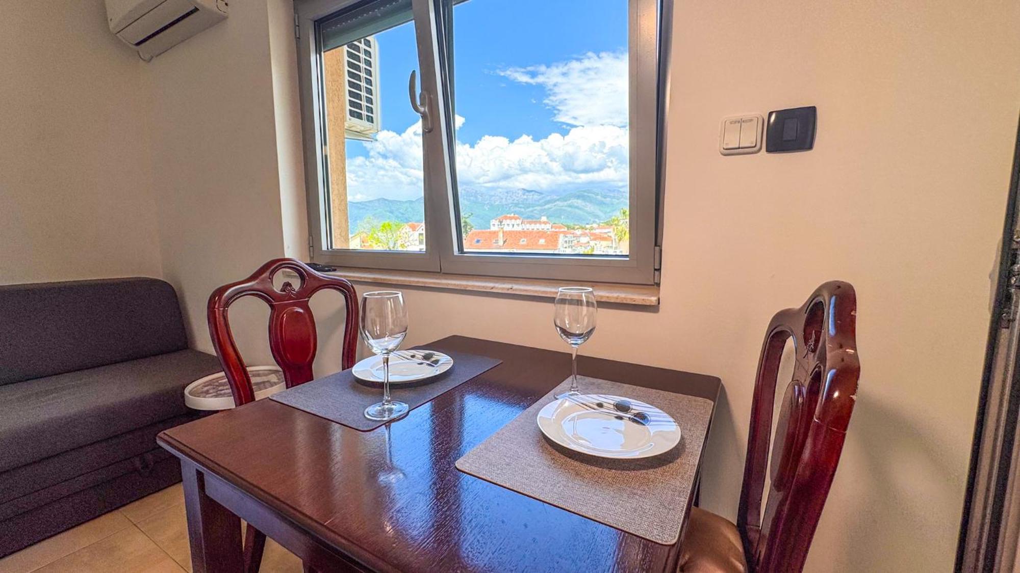 Qumi Apartments ティヴァト エクステリア 写真